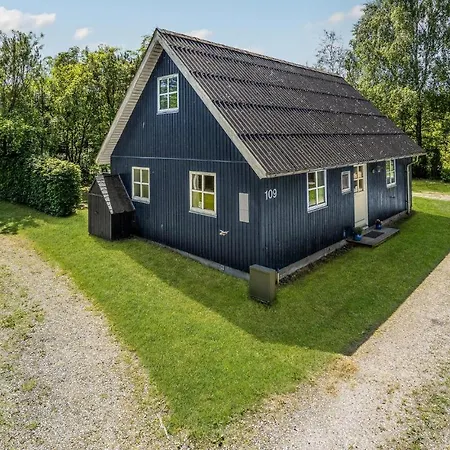 Holiday home Beautiful In With Wifi